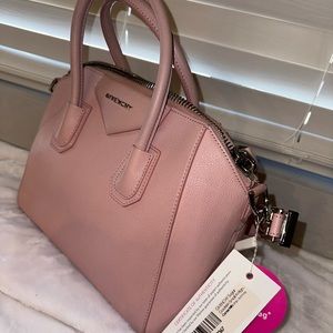 Small pale Pink sugar goat skin antigona bag